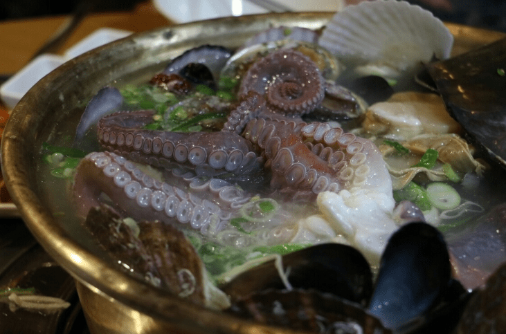 Seafood Heaven - The Seafood Master Found in Gangnam Food Alley