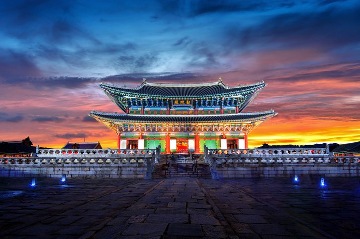 Enchanting Autumn Nights in Korea: The Gyeongbokgung Palace Nighttime Tour Festival – A Cultural Journey Illuminating Seoul’s Night
